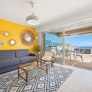 le-neptune-vue-mer-grande-terrasse-parking-prive.fr-provencehotel.com/